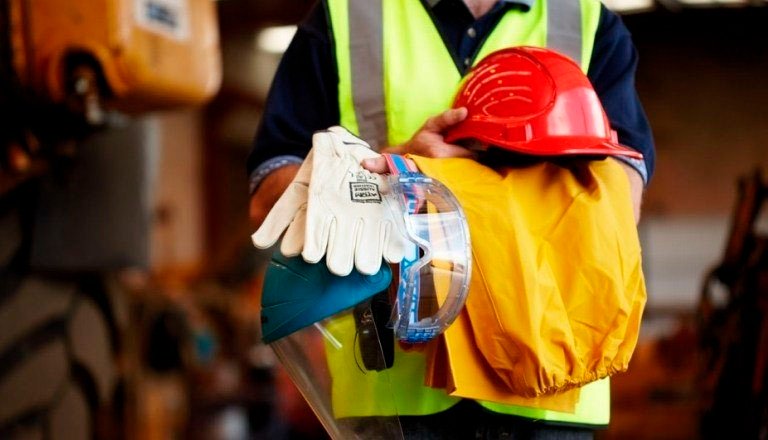 Como Fazer a Gestão de EPIs em Equipes Terceirizadas